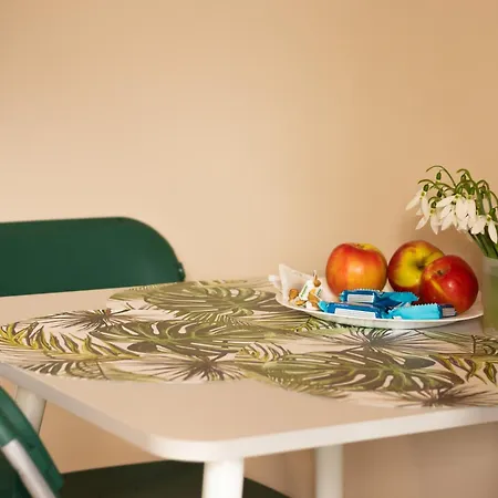 за гости изгрев Apartman Várna